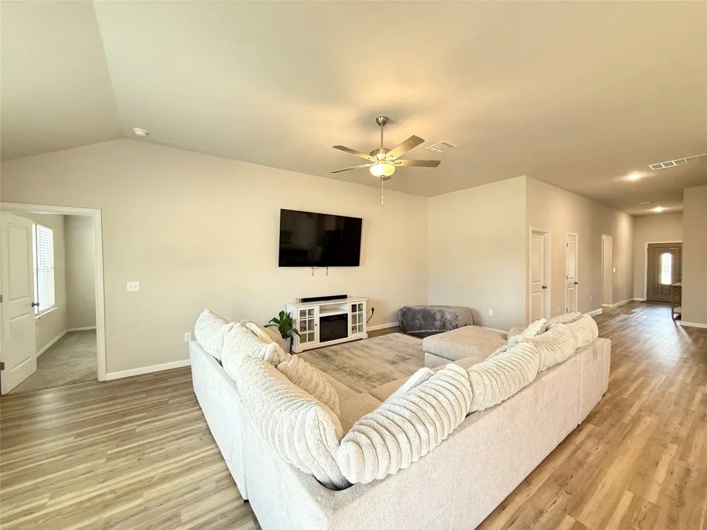 142 Periwinkle Lane Bastrop, TX 78602