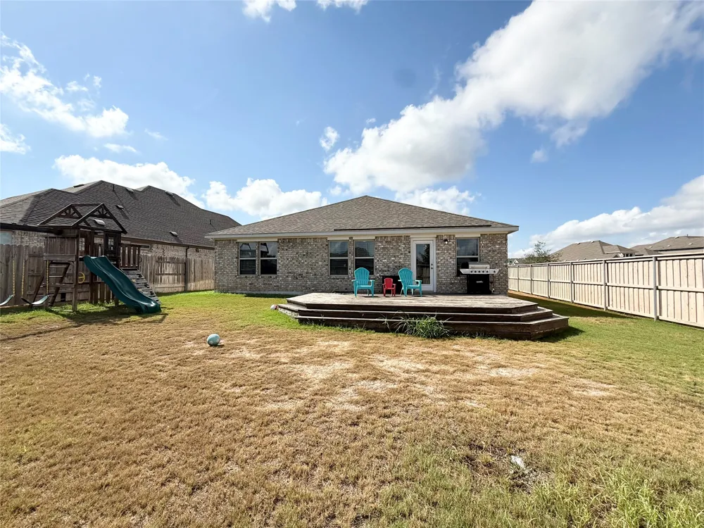 142 Periwinkle Lane Bastrop, TX 78602