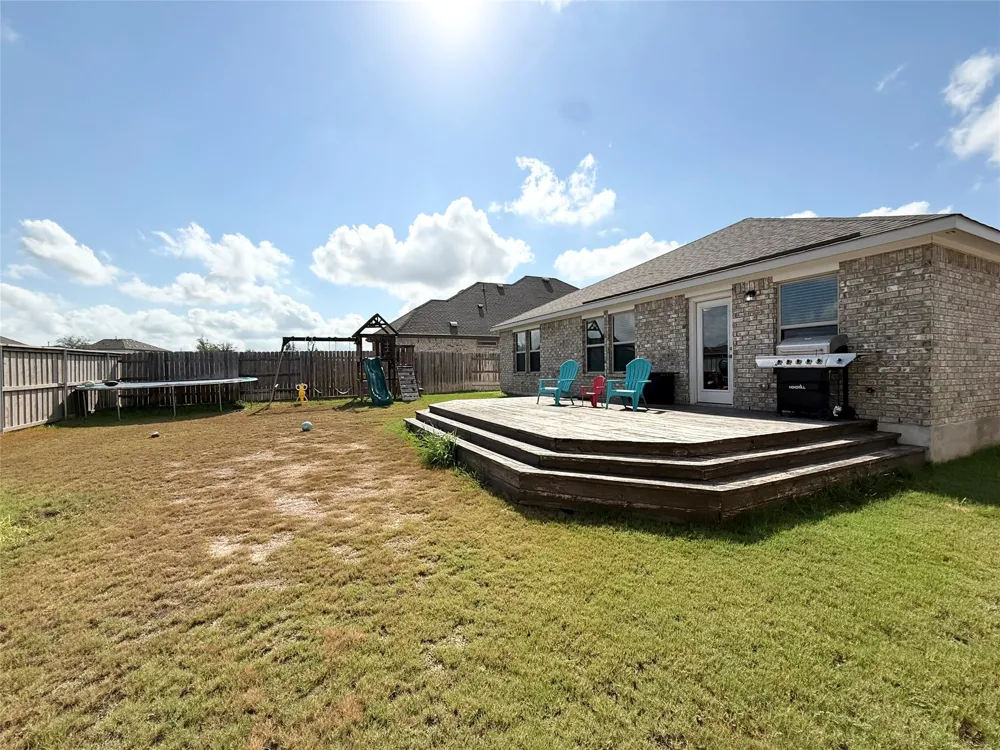 142 Periwinkle Lane Bastrop, TX 78602