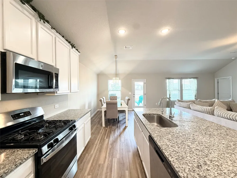 142 Periwinkle Lane Bastrop, TX 78602