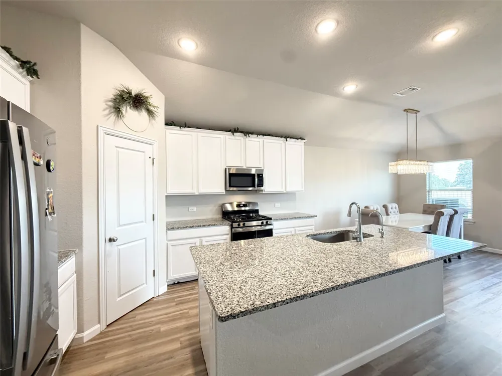 142 Periwinkle Lane Bastrop, TX 78602