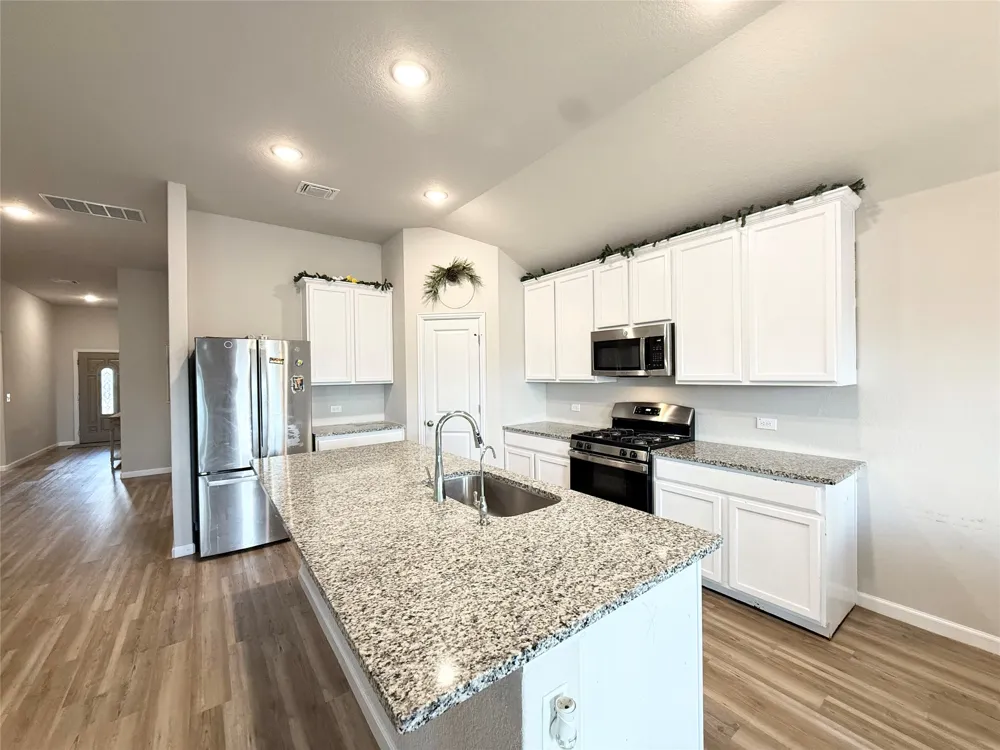142 Periwinkle Lane Bastrop, TX 78602