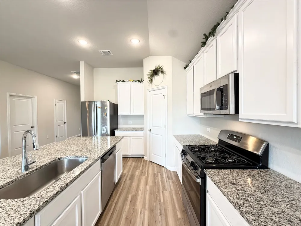142 Periwinkle Lane Bastrop, TX 78602