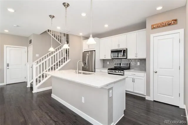 7588 S Zante Court Aurora, CO 80016