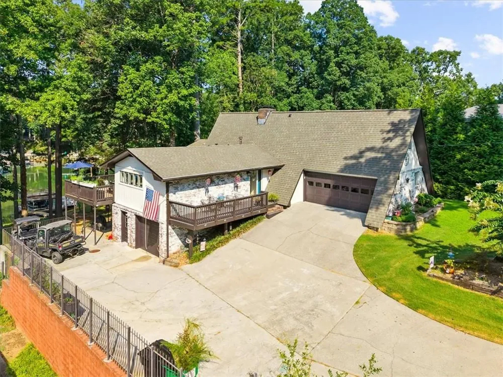 5823 Lakeshore Drive Buford, GA 30518