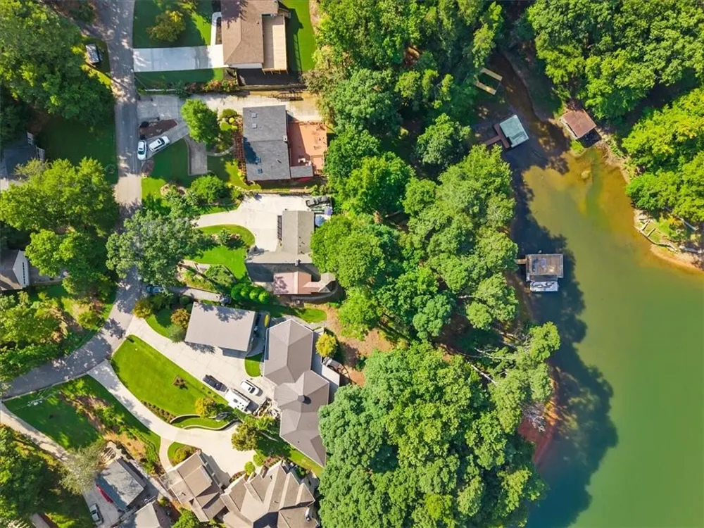 5823 Lakeshore Drive Buford, GA 30518