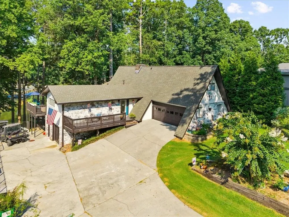 5823 Lakeshore Drive Buford, GA 30518