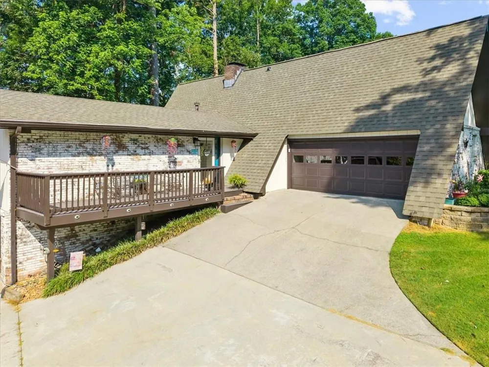 5823 Lakeshore Drive Buford, GA 30518