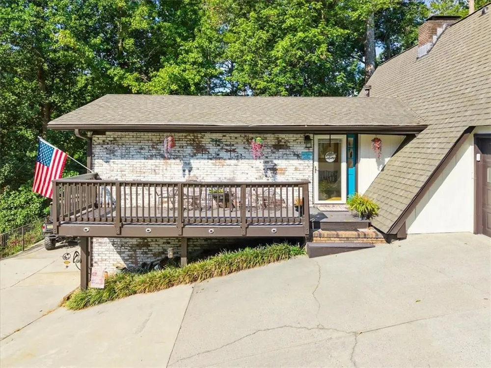 5823 Lakeshore Drive Buford, GA 30518