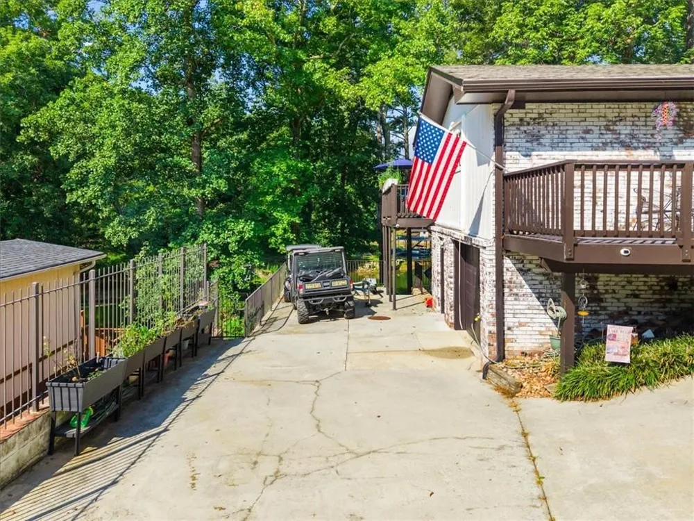 5823 Lakeshore Drive Buford, GA 30518