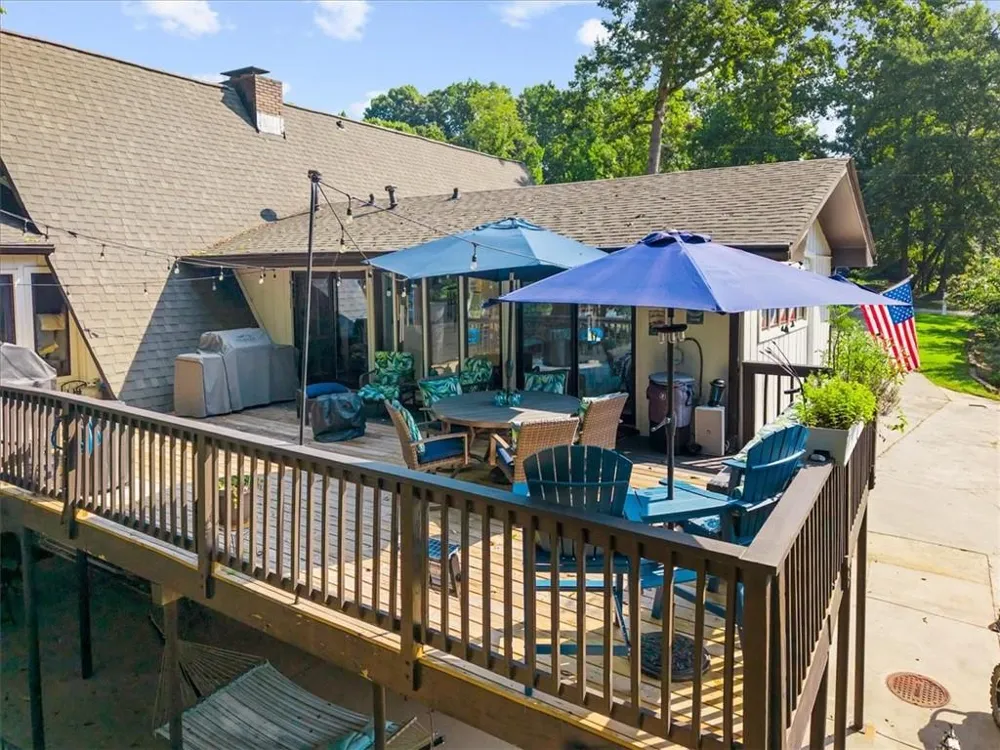 5823 Lakeshore Drive Buford, GA 30518