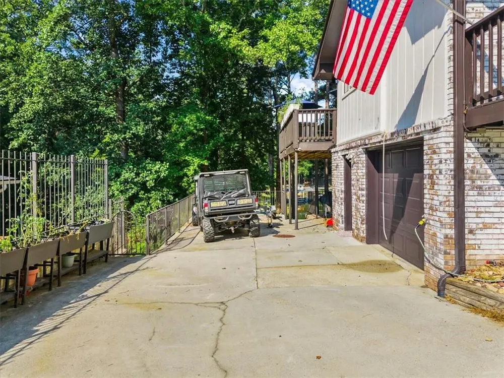 5823 Lakeshore Drive Buford, GA 30518