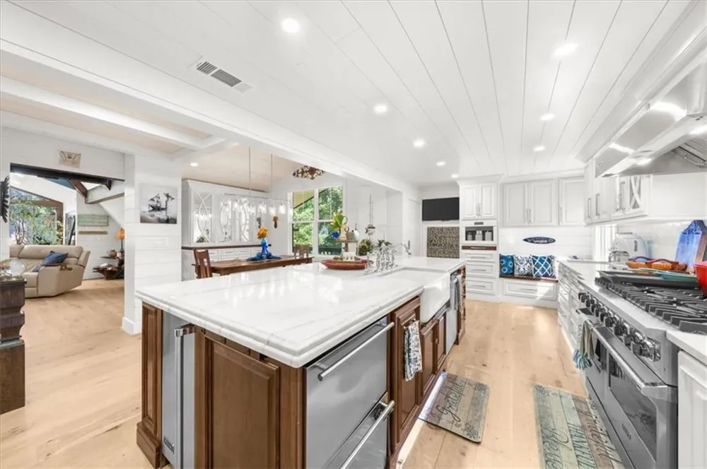 5823 Lakeshore Drive Buford, GA 30518