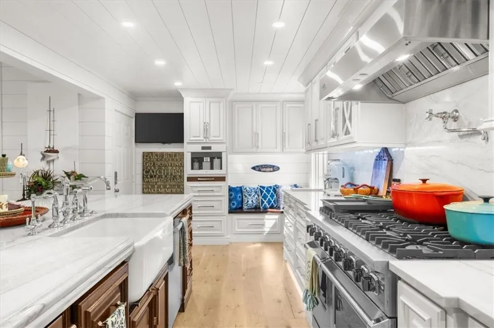 5823 Lakeshore Drive Buford, GA 30518