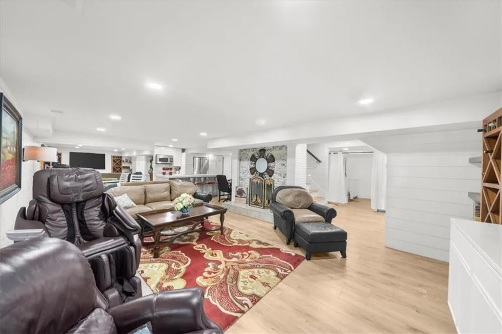 5823 Lakeshore Drive Buford, GA 30518