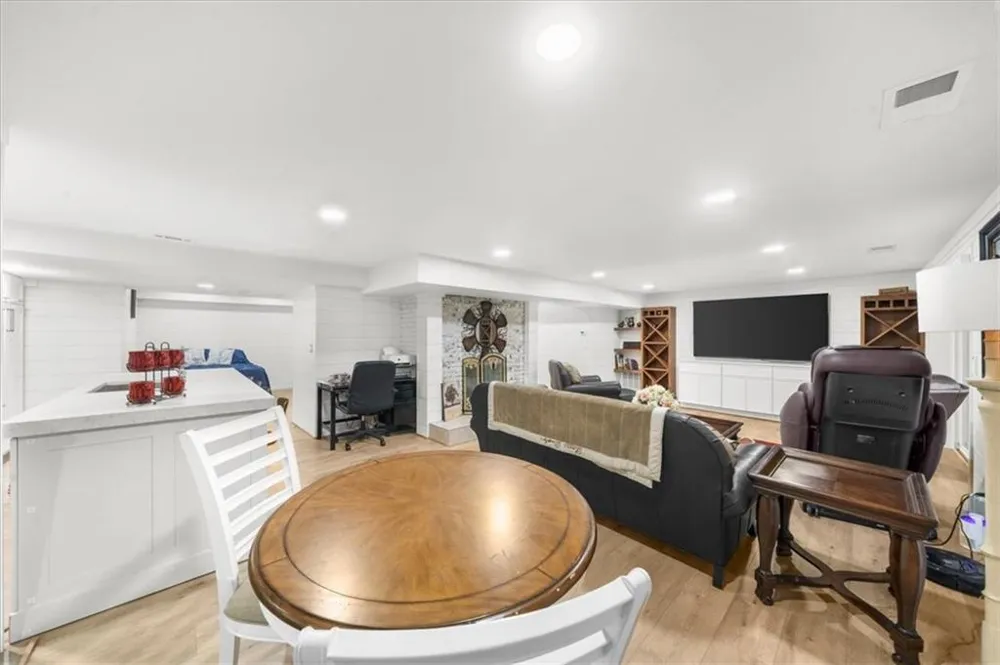 5823 Lakeshore Drive Buford, GA 30518