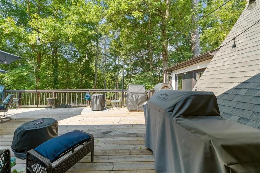 5823 Lakeshore Drive Buford, GA 30518