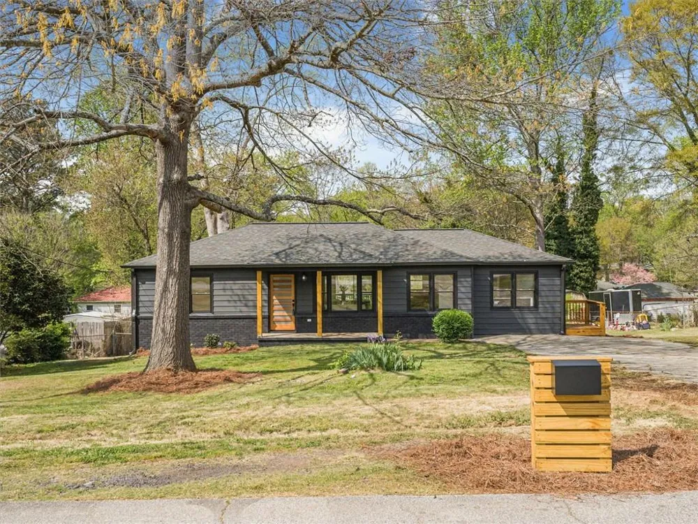 960 Pine Forest Drive SW Mableton, GA 30126