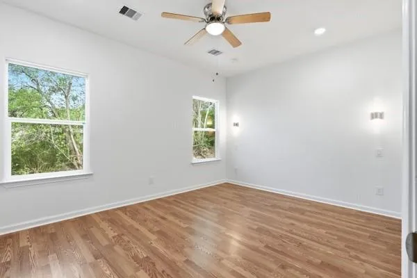 819 Junction Avenue Cleveland, TX 77327