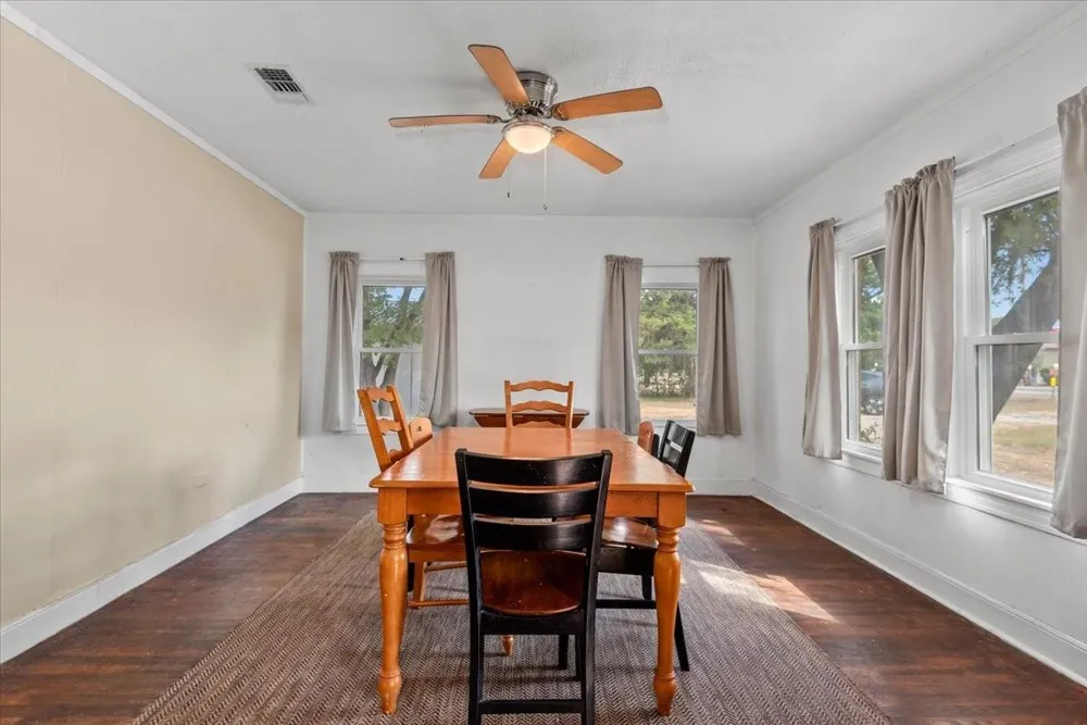 903 La Salle Street Navasota, TX 77868