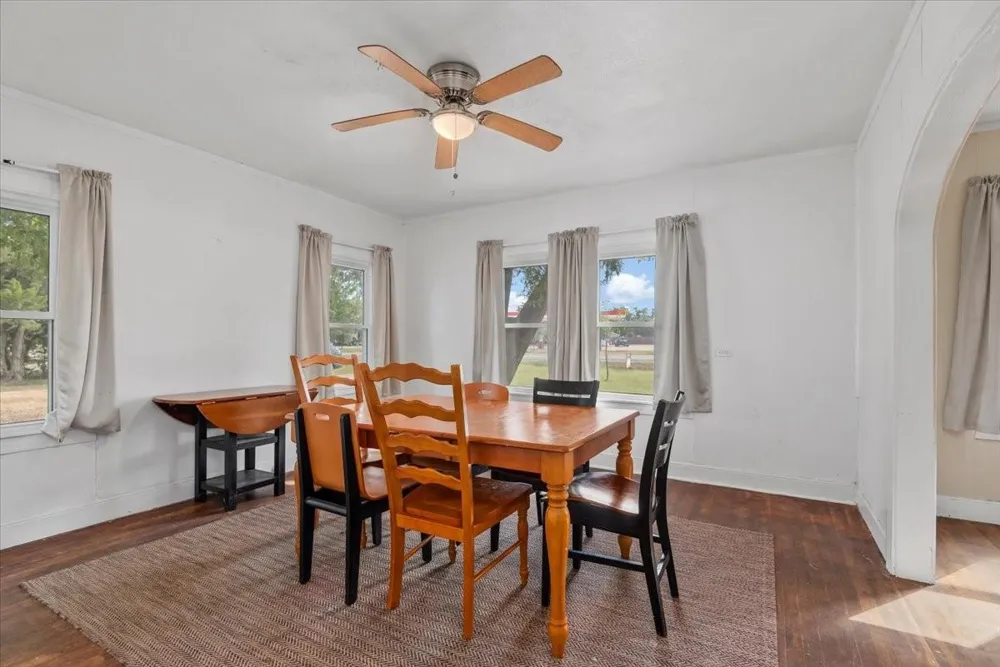 903 La Salle Street Navasota, TX 77868