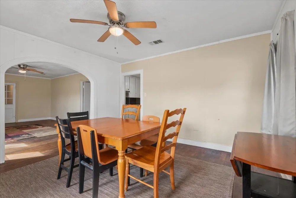 903 La Salle Street Navasota, TX 77868