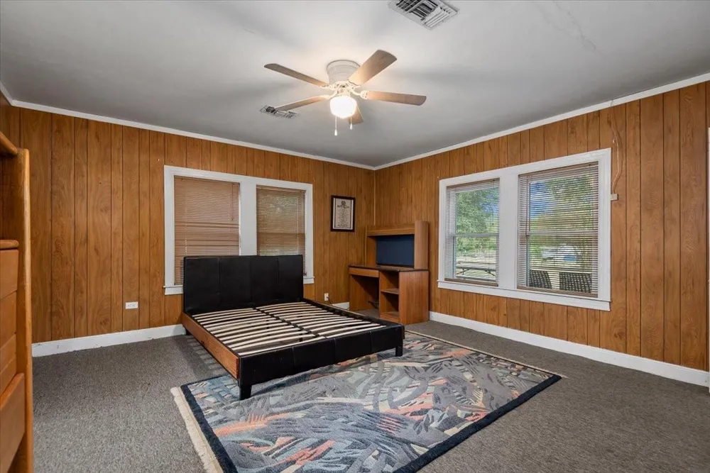 903 La Salle Street Navasota, TX 77868
