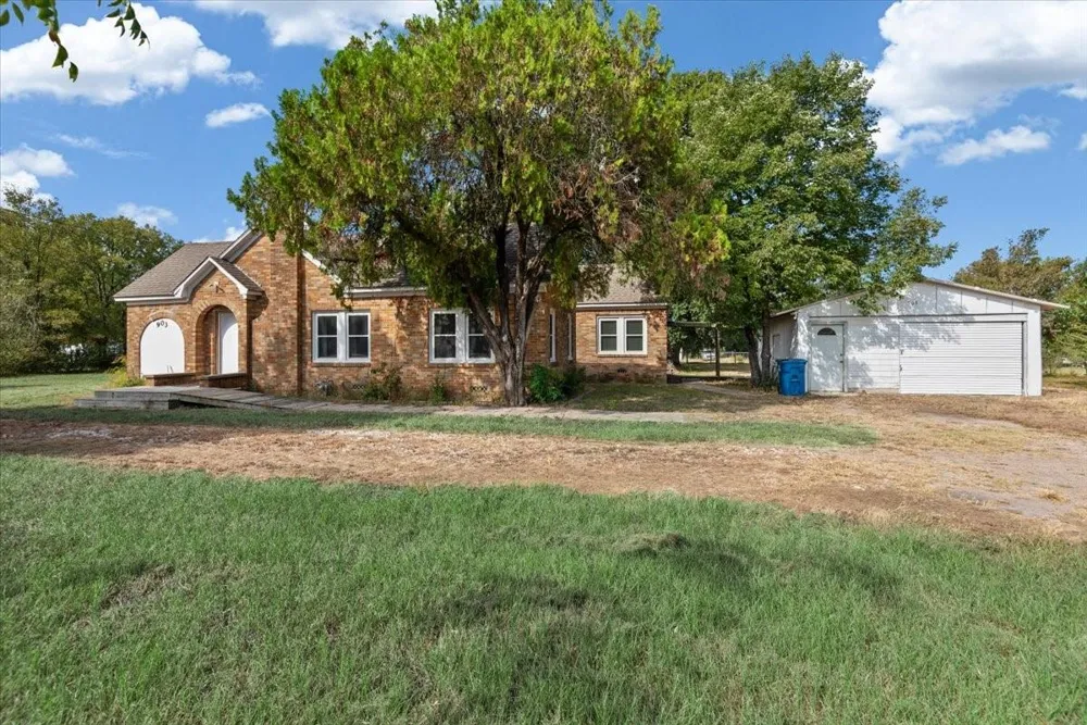 903 La Salle Street Navasota, TX 77868