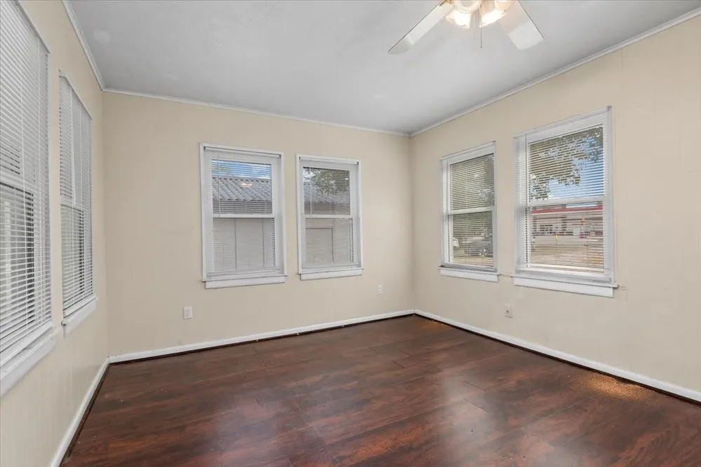 903 La Salle Street Navasota, TX 77868