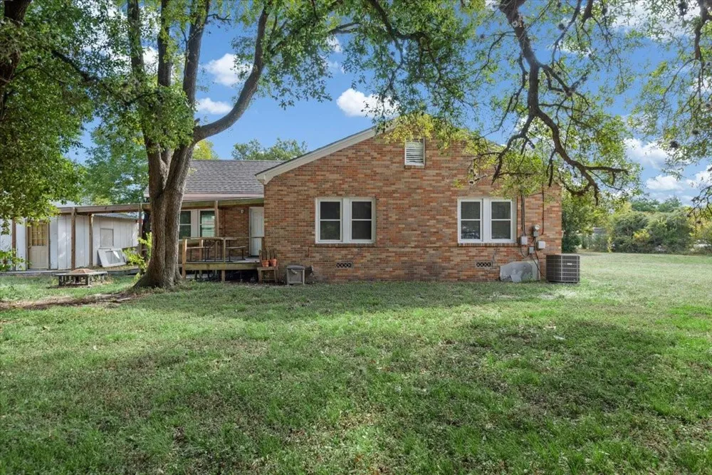 903 La Salle Street Navasota, TX 77868