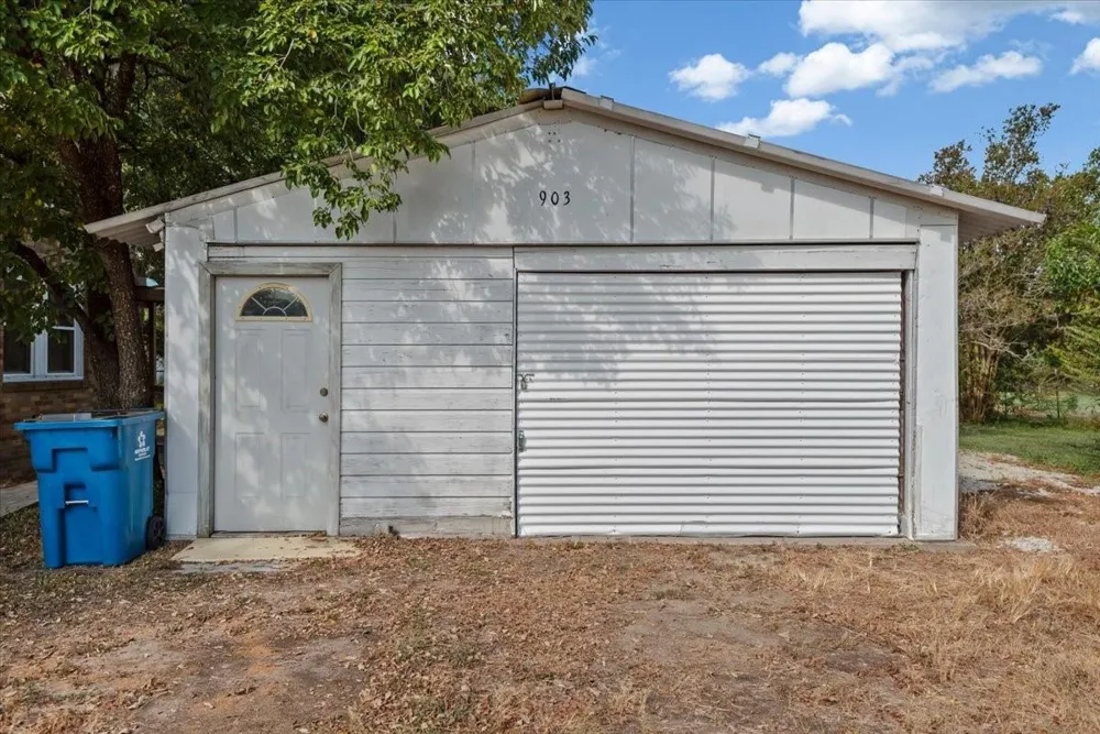 903 La Salle Street Navasota, TX 77868
