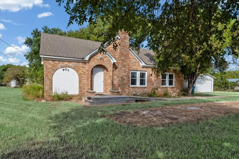 903 La Salle Street Navasota, TX 77868