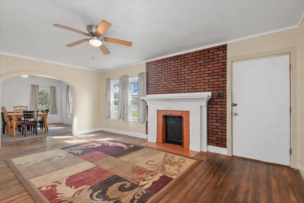 903 La Salle Street Navasota, TX 77868