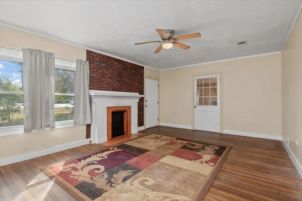 903 La Salle Street Navasota, TX 77868
