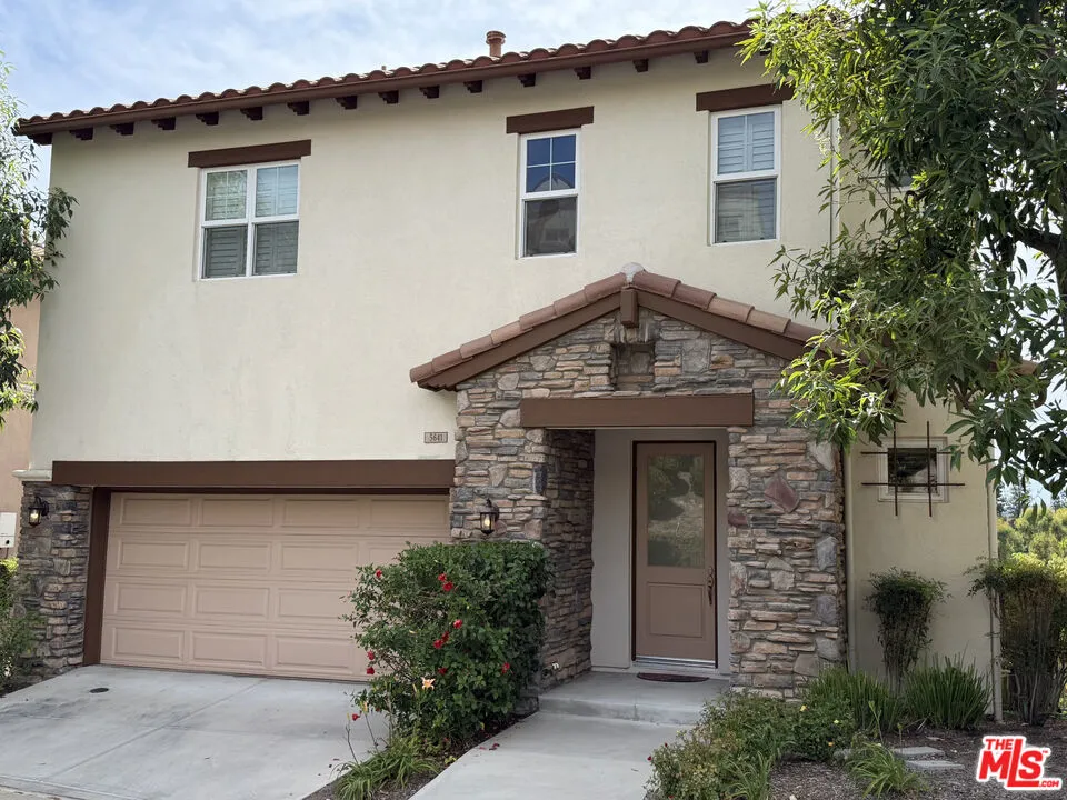 5641 Como Circle Woodland Hills, CA 91367