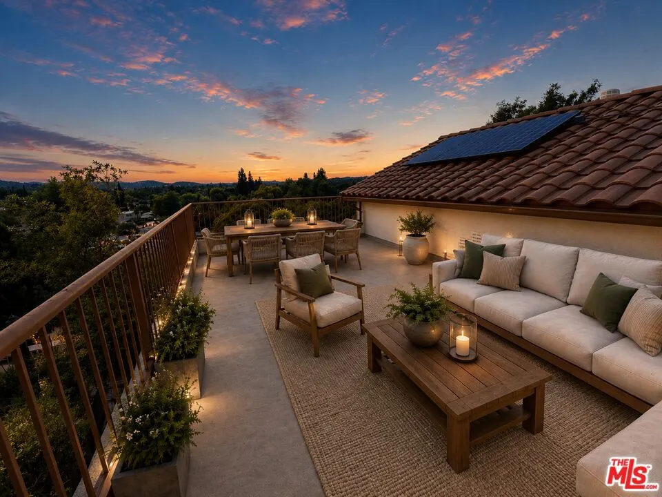 5641 Como Circle Woodland Hills, CA 91367