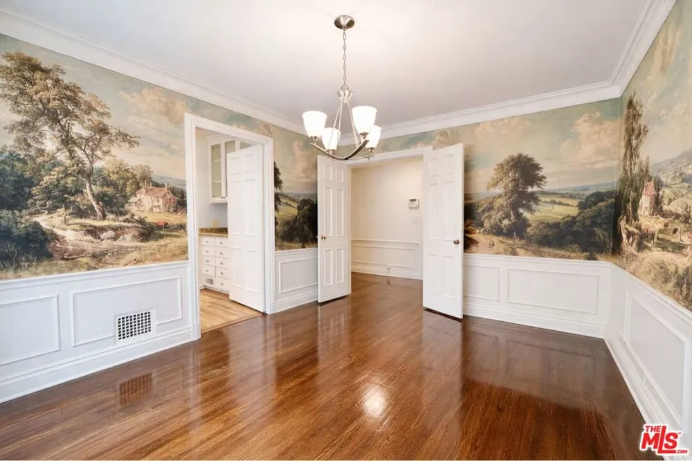 214 S Spalding Drive Beverly Hills, CA 90212