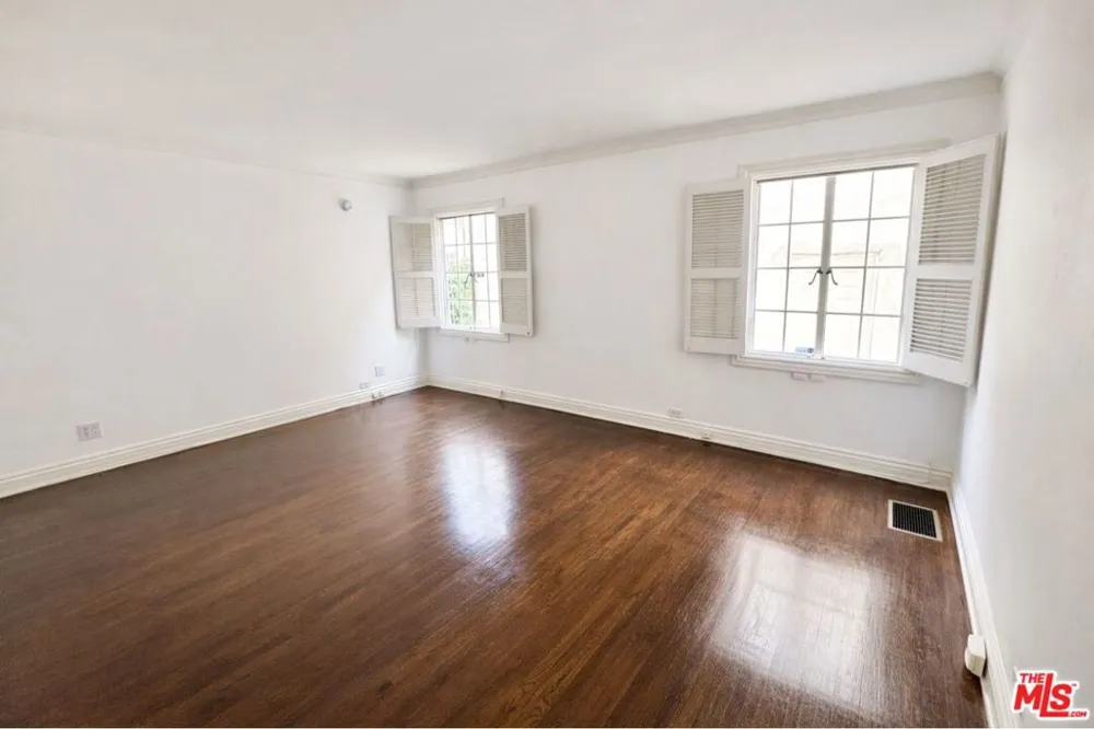214 S Spalding Drive Beverly Hills, CA 90212