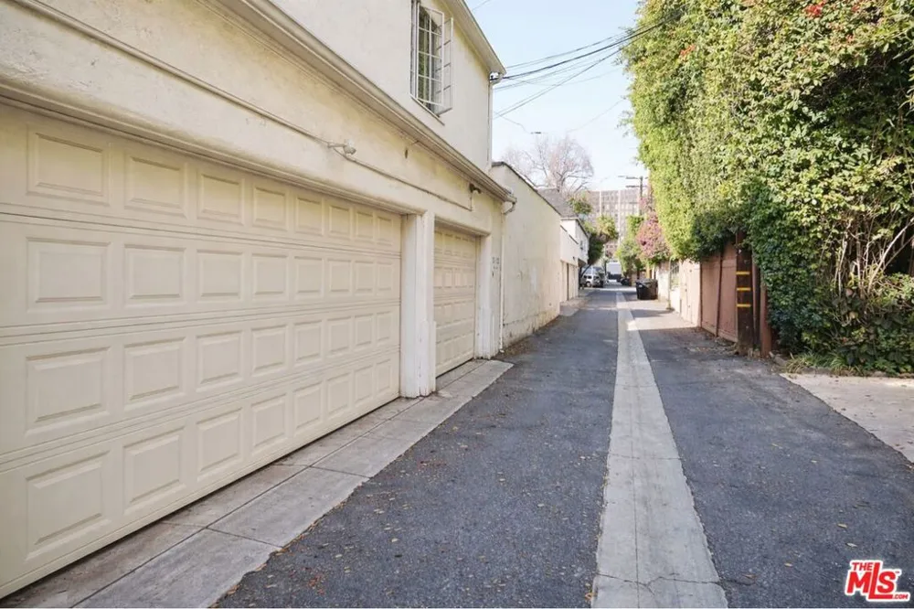 214 S Spalding Drive Beverly Hills, CA 90212