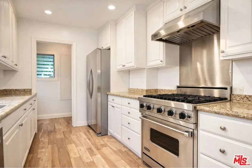 214 S Spalding Drive Beverly Hills, CA 90212