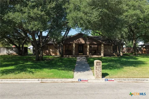 2802 E Good Shepherd Drive