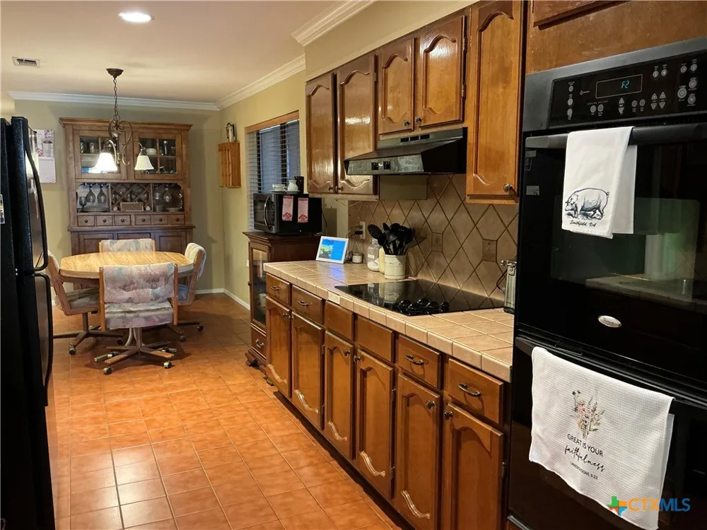 2802 E Good Shepherd Drive Brownwood, TX 76801