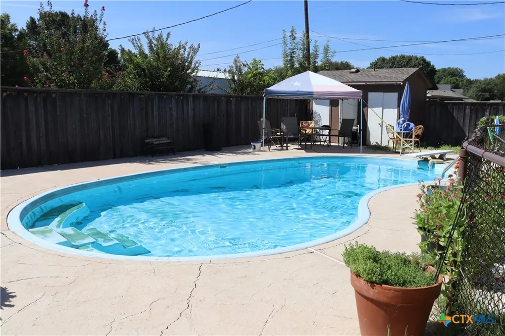 2802 E Good Shepherd Drive Brownwood, TX 76801