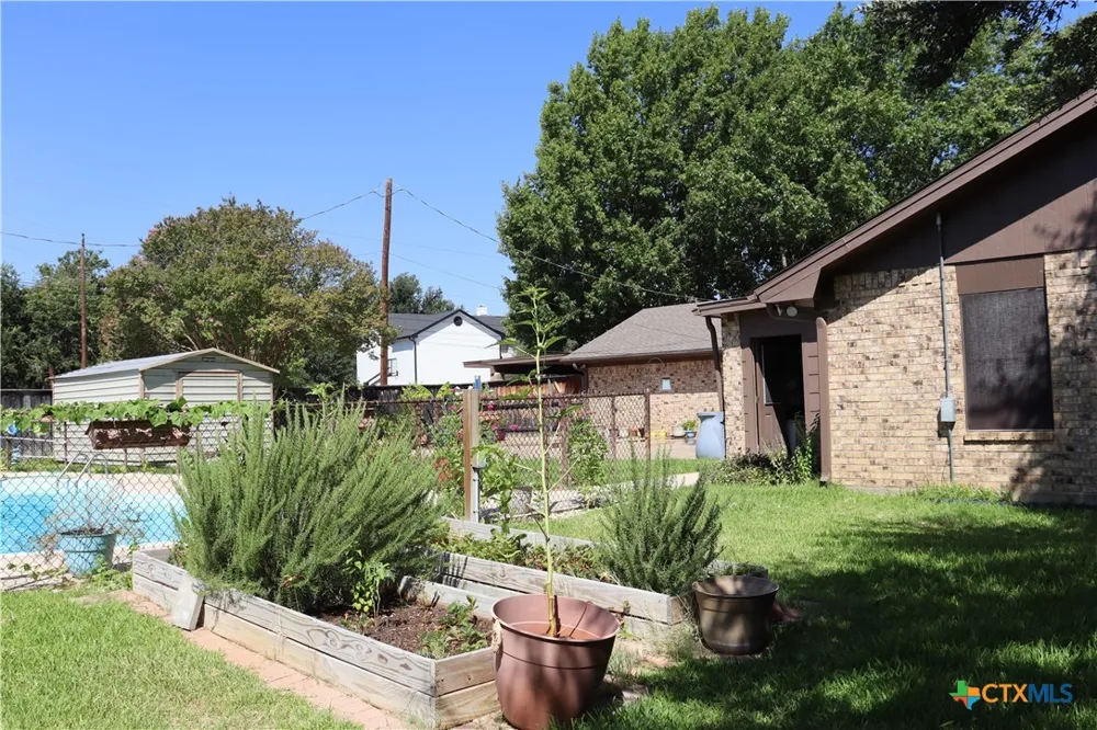 2802 E Good Shepherd Drive Brownwood, TX 76801