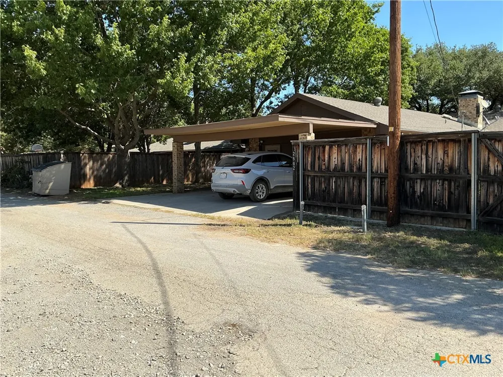 2802 E Good Shepherd Drive Brownwood, TX 76801