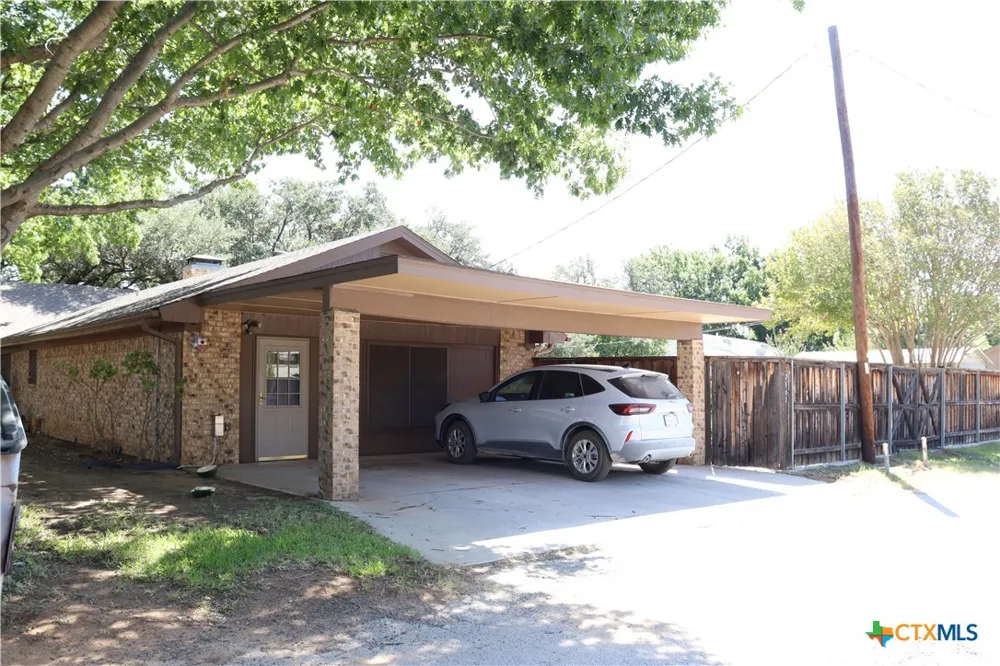 2802 E Good Shepherd Drive Brownwood, TX 76801