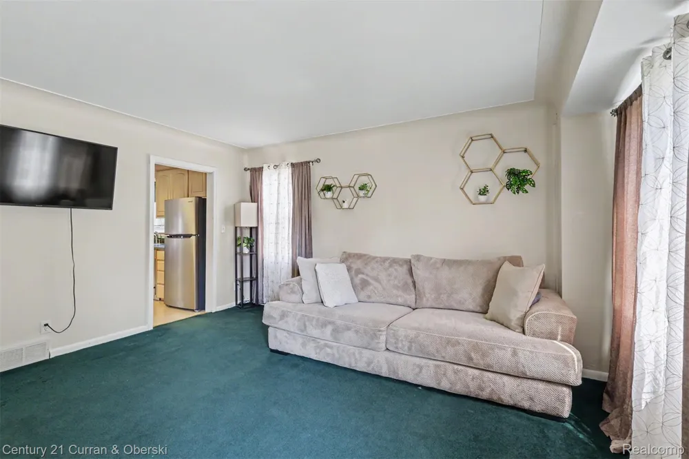 5735 Silvery Lane Dearborn Heights City, MI 48127