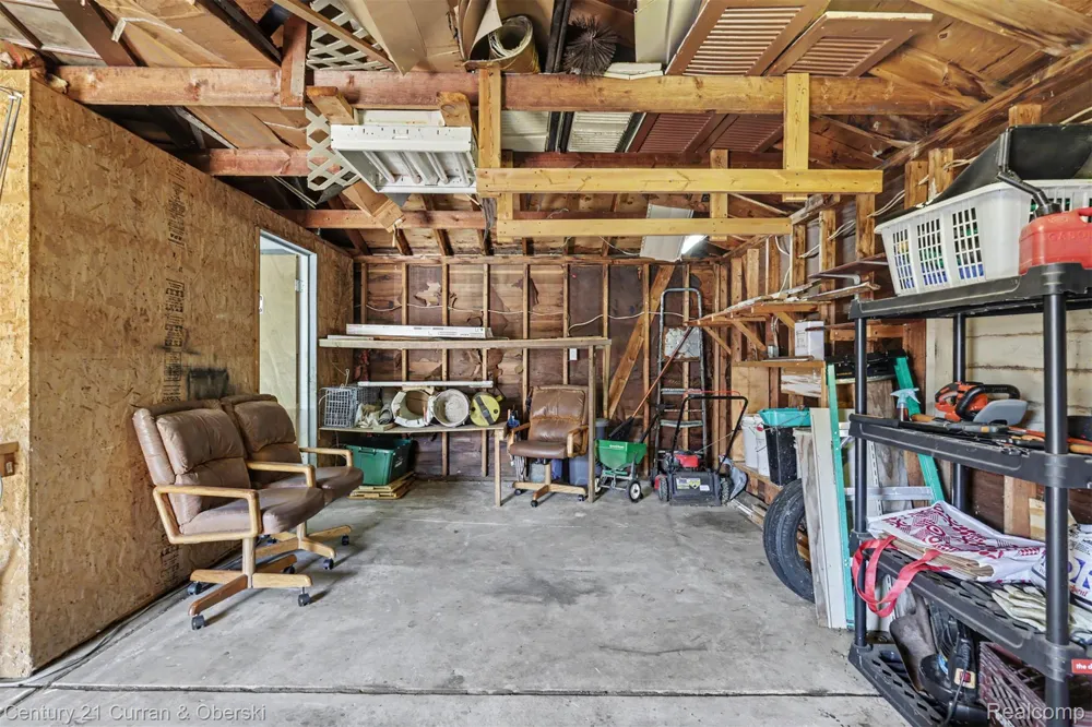 5735 Silvery Lane Dearborn Heights City, MI 48127