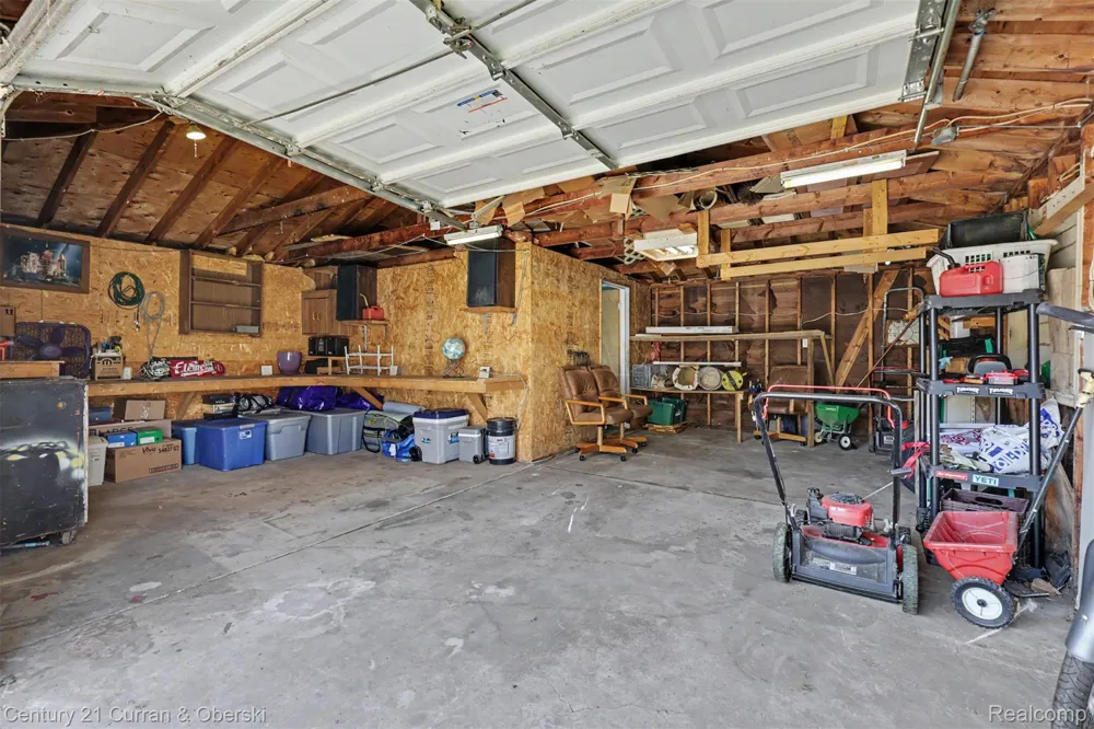 5735 Silvery Lane Dearborn Heights City, MI 48127