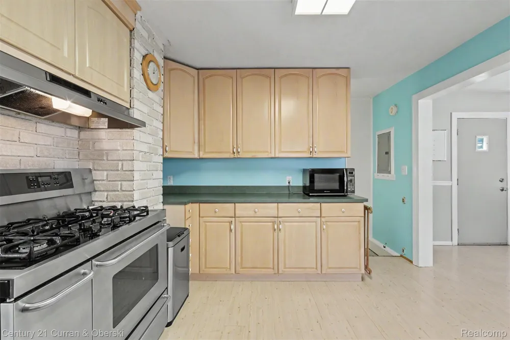 5735 Silvery Lane Dearborn Heights City, MI 48127
